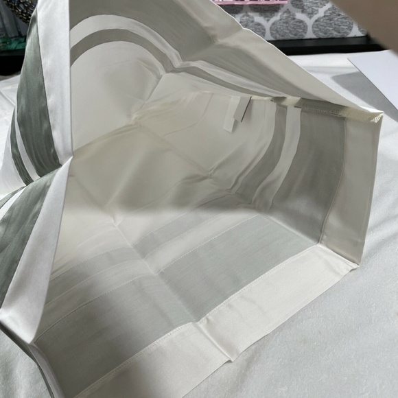 NIB [ 1‎ King ] Pillowcase for Frette At Home Brenta in Ivory / Sage Green - Picture 6 of 12